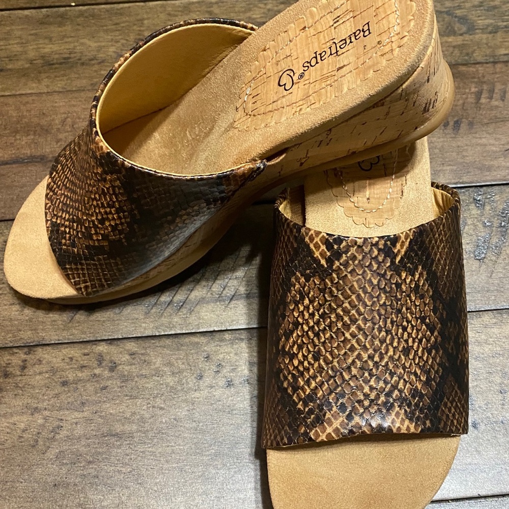Women’s Bare Trap Wedge Sandals - Size 7